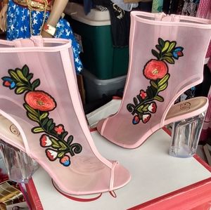 Pink mesh patent boots